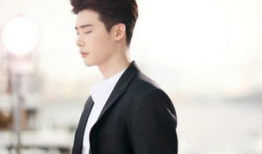 李钟硕 电视剧,情感纠葛与成长蜕变