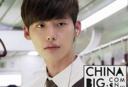 李钟硕 电视剧,情感纠葛与成长蜕变